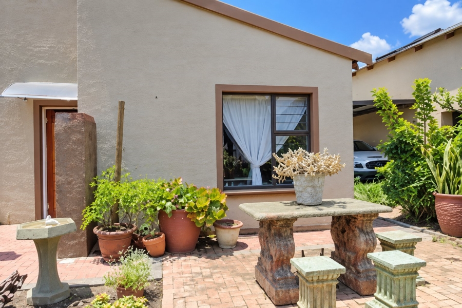 2 Bedroom Property for Sale in Waterval East North West